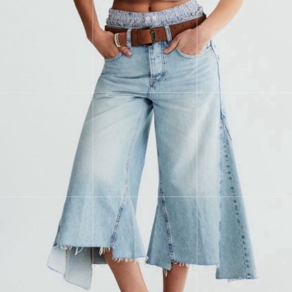 Free People Women’s Ripple Wide Leg Crop Distressed Raw Hem Light Denim Jean 26L - Picture 1 of 15
